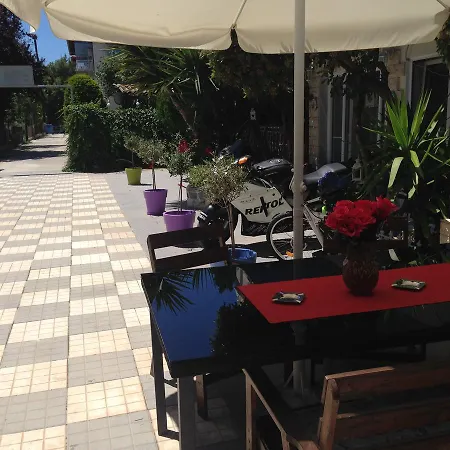 Szálloda Alexandros Ii *