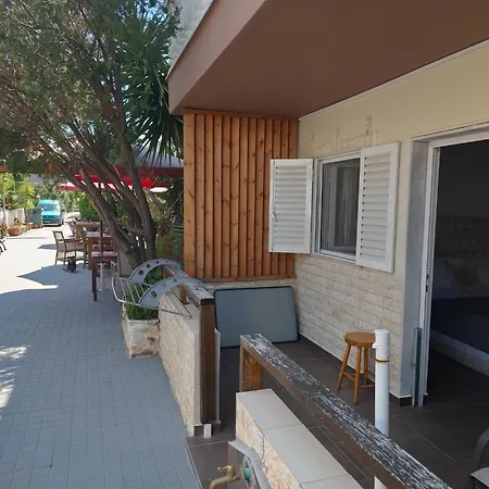 Alexandros Ii Hotel *