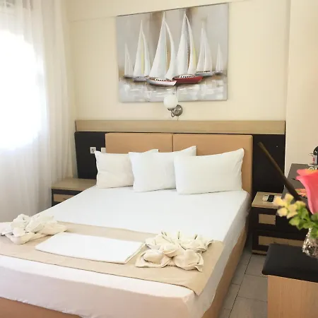 Alexandros Ii מלון *