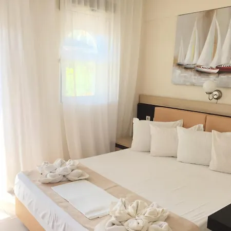 Alexandros Ii מלון